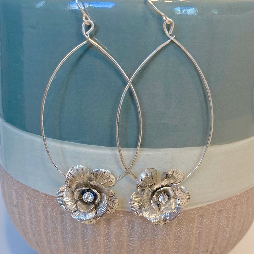 Dangle earrings